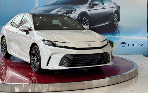 Camry HEV MID CE