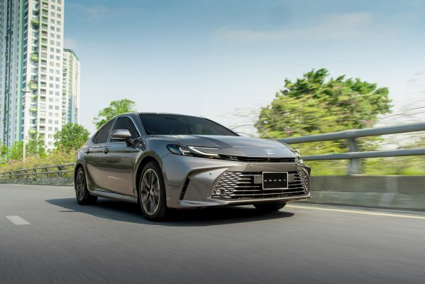 Camry HEV MID CE