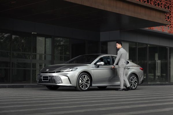Camry HEV MID CE